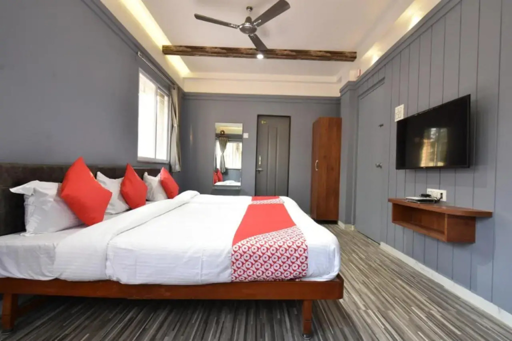 Hotel Ashirwad, Solapur