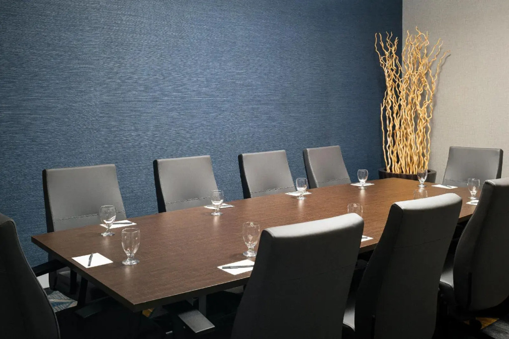 Courtyard by Marriott Long Island MacArthur Airport