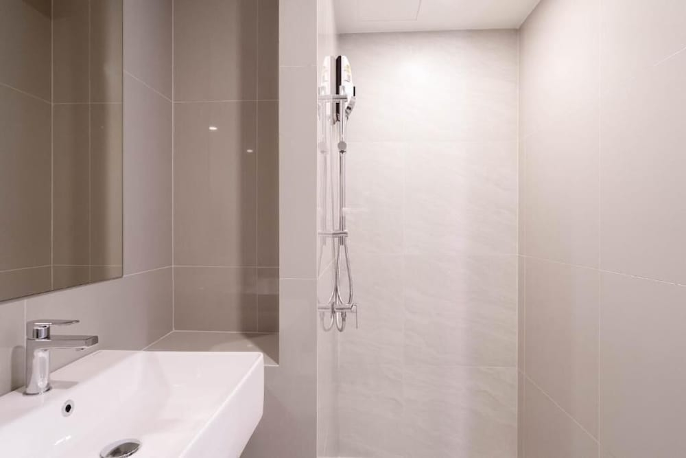 The Hampton Suites Bangna