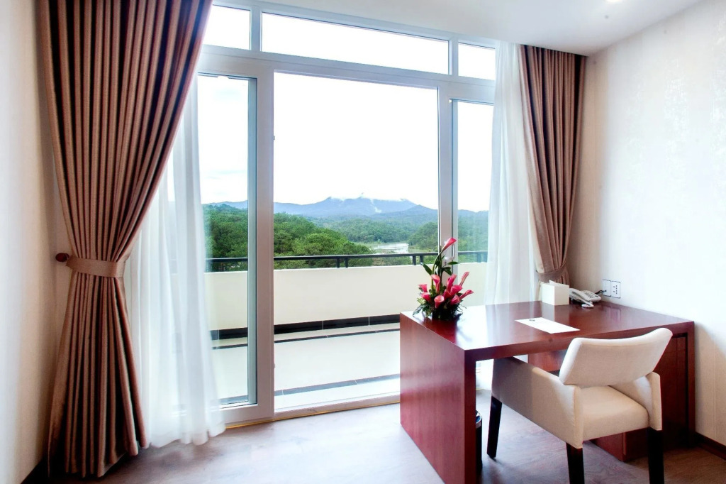 Ladalat Hotel