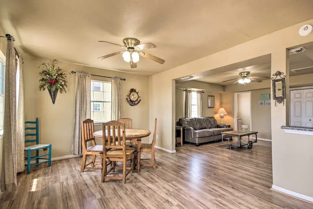 1/2 Mi to Sand: Surfside Beach Retreat!