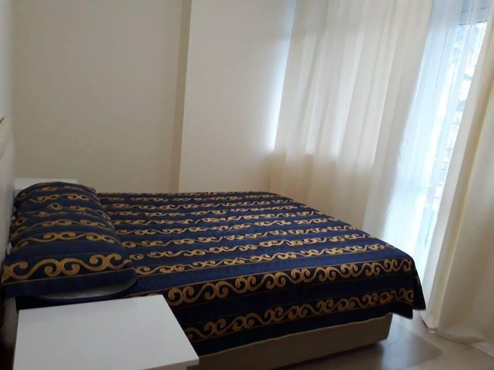 Apartment 16 Pirosmani Street