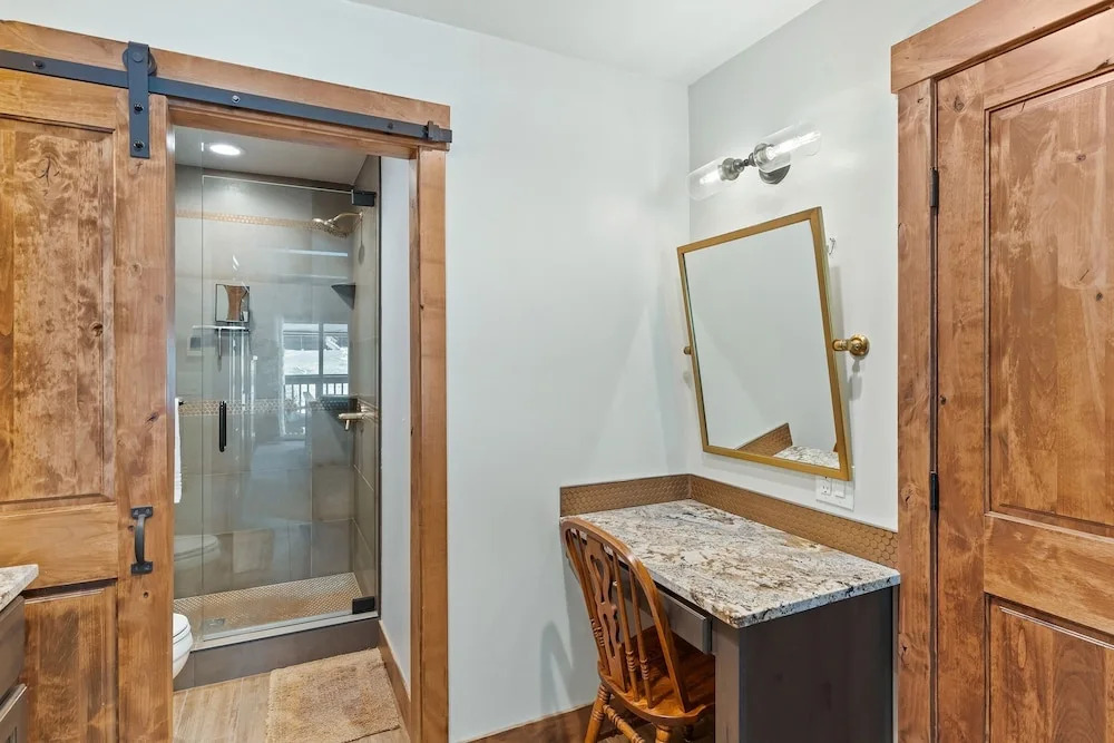 Winterset 1 4 Bedroom Condo by RedAwning