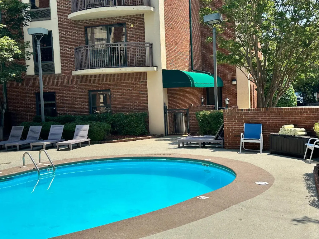 Four Points by Sheraton Greensboro Airport