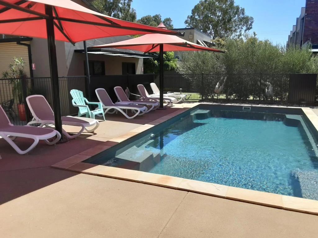 Adelphi Apartment 2- Poolside or Apartment 2A- King Studio