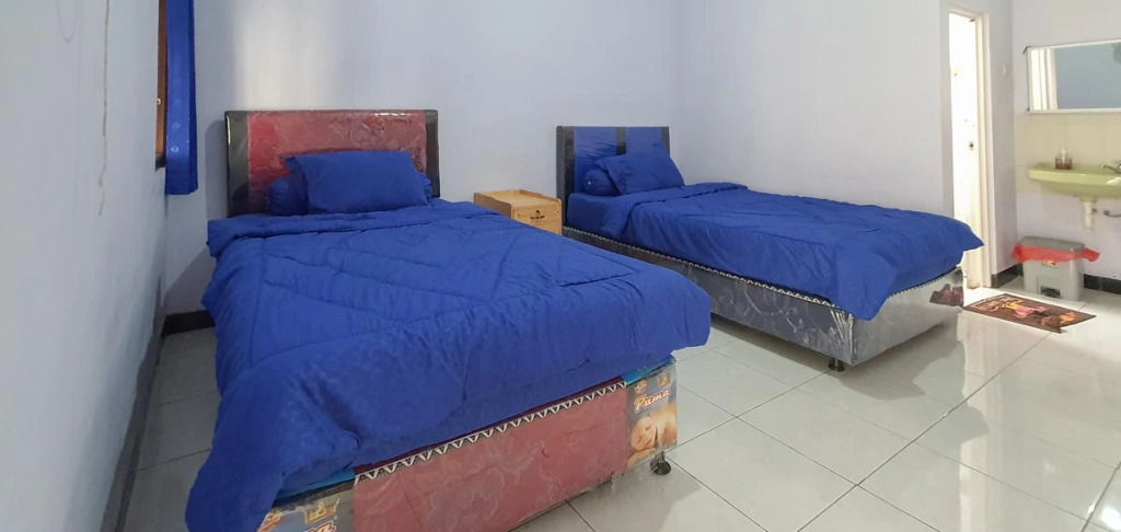 Angrumba Family Homestay near RSUD Caruban Mitra RedDoorz