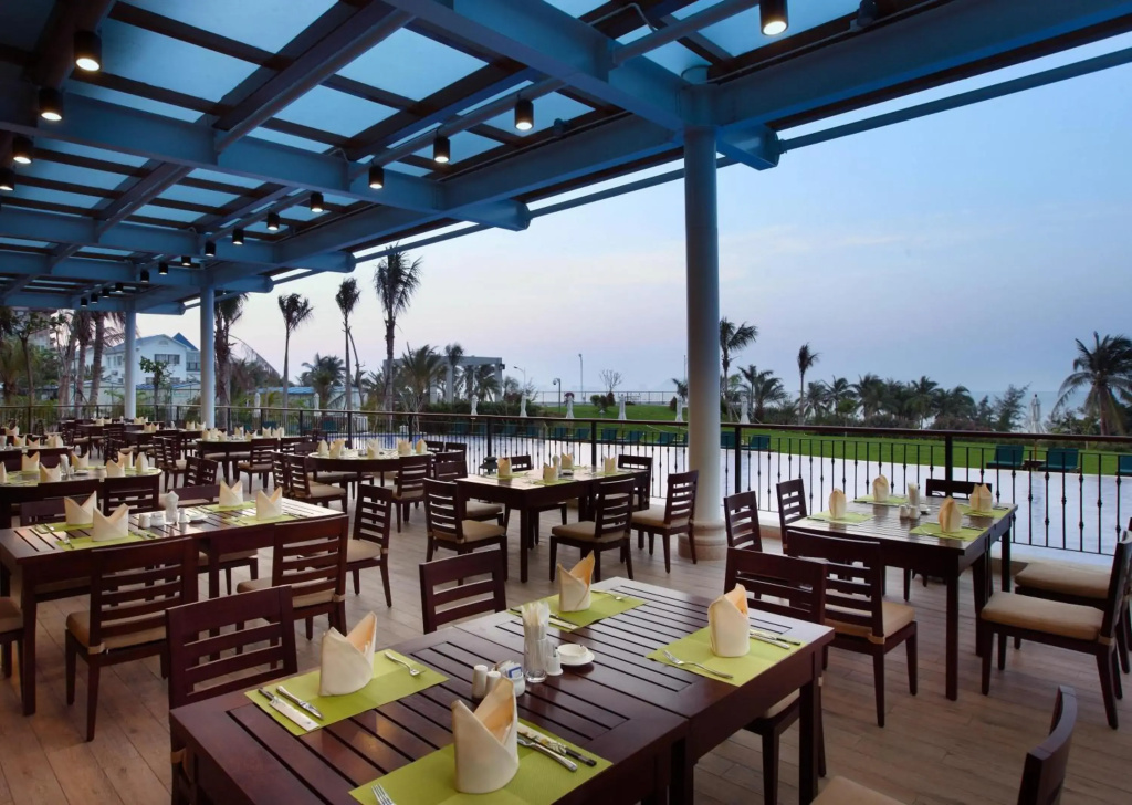 Отель Sanya Seacube Holiday