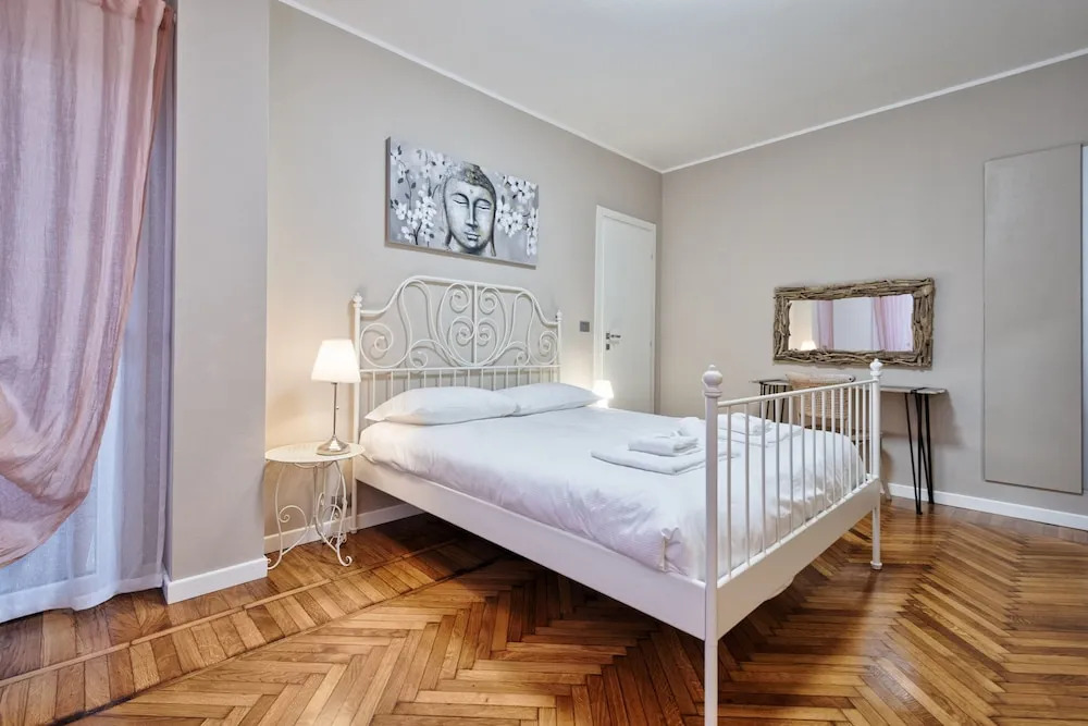 Borgo Dora Balcony Flat