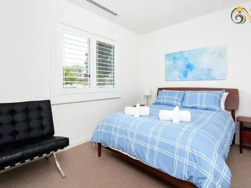 Luxury in Corlette - 4 Drungall Ave