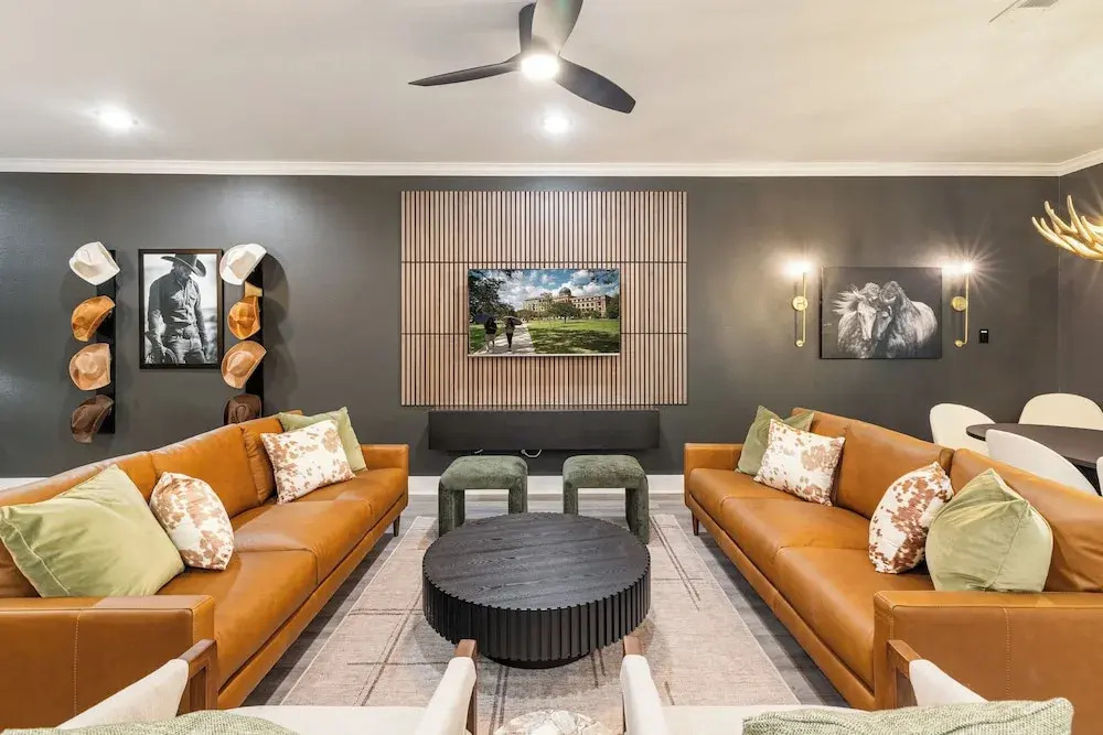 Modern 4BR Ensuite Townhome Near Texas A&M