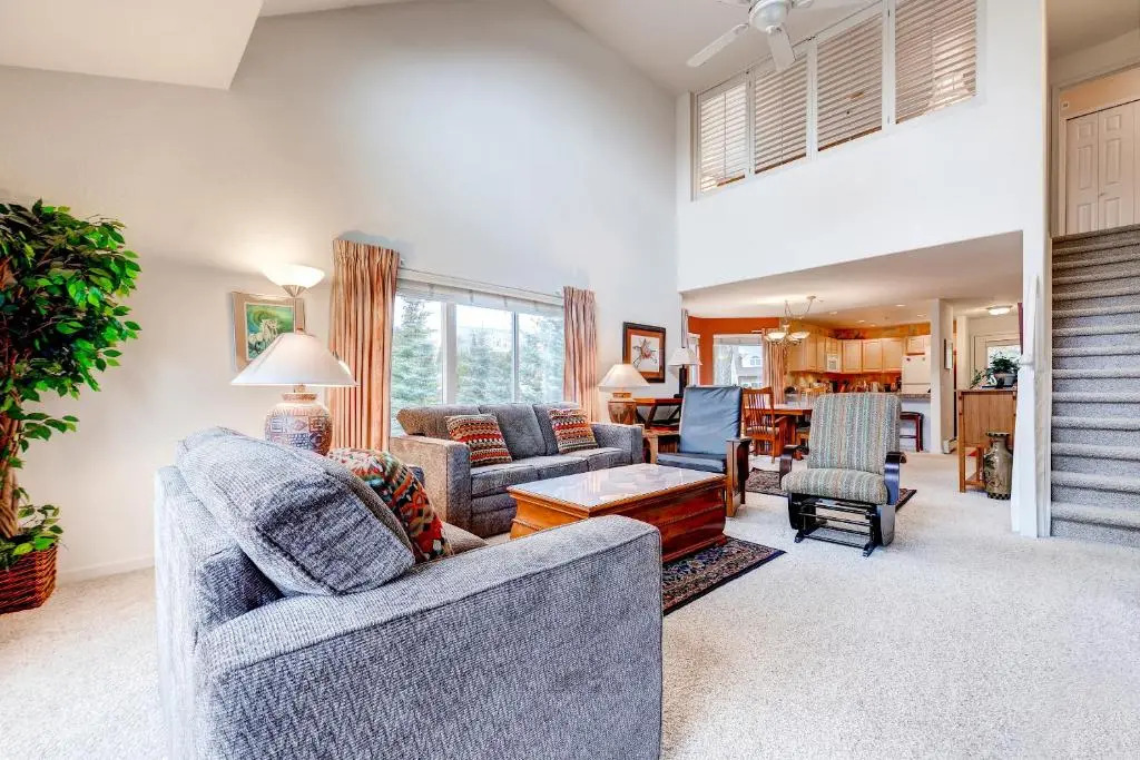Three-Bedroom Spacious Condo 206 at Bay Club
