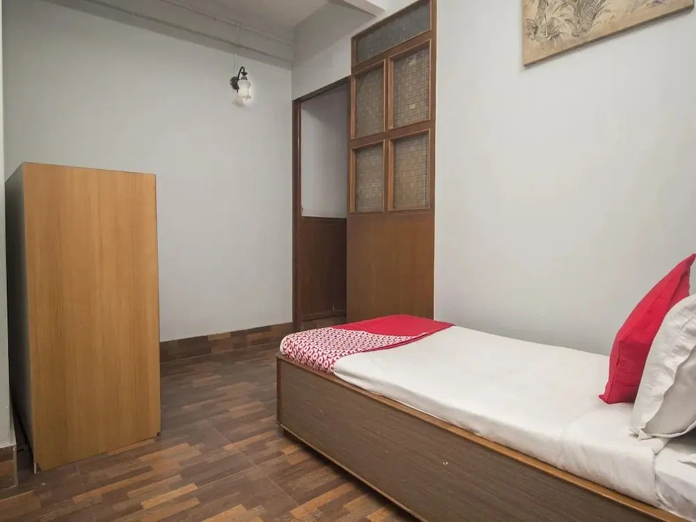 Maitreya Guest House By OYO Rooms