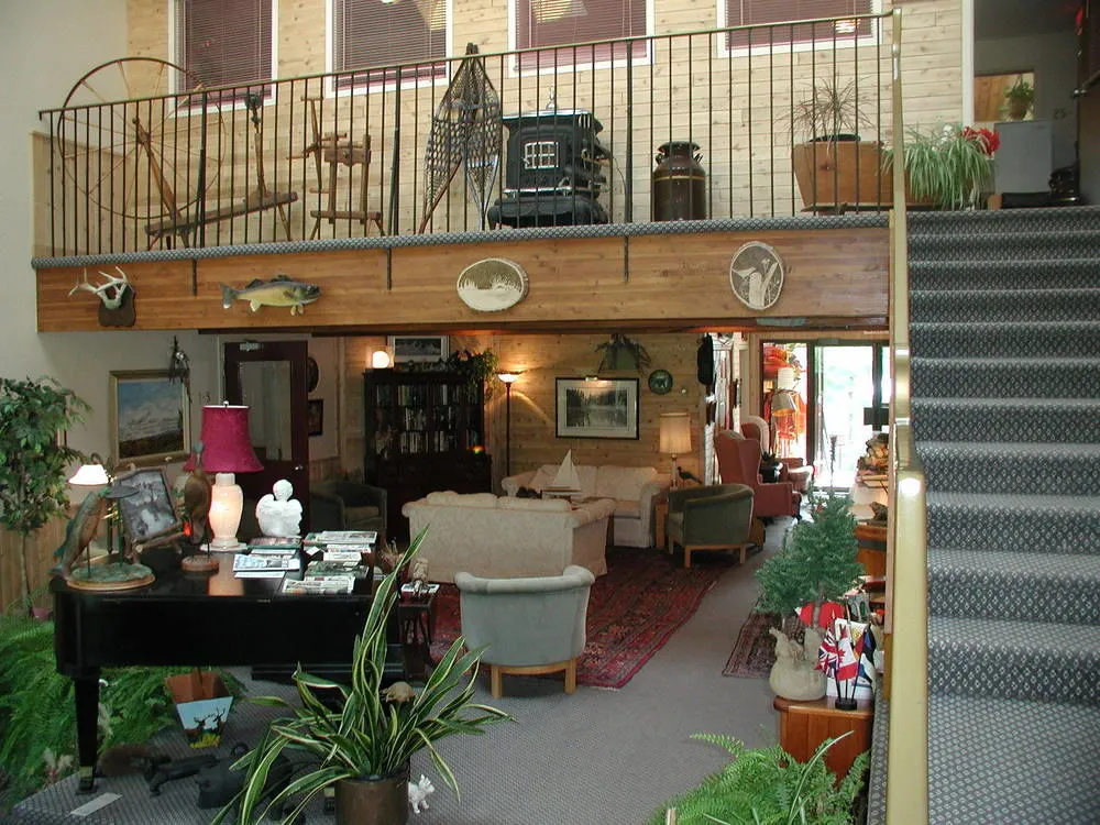Westwind Inn on the Lake
