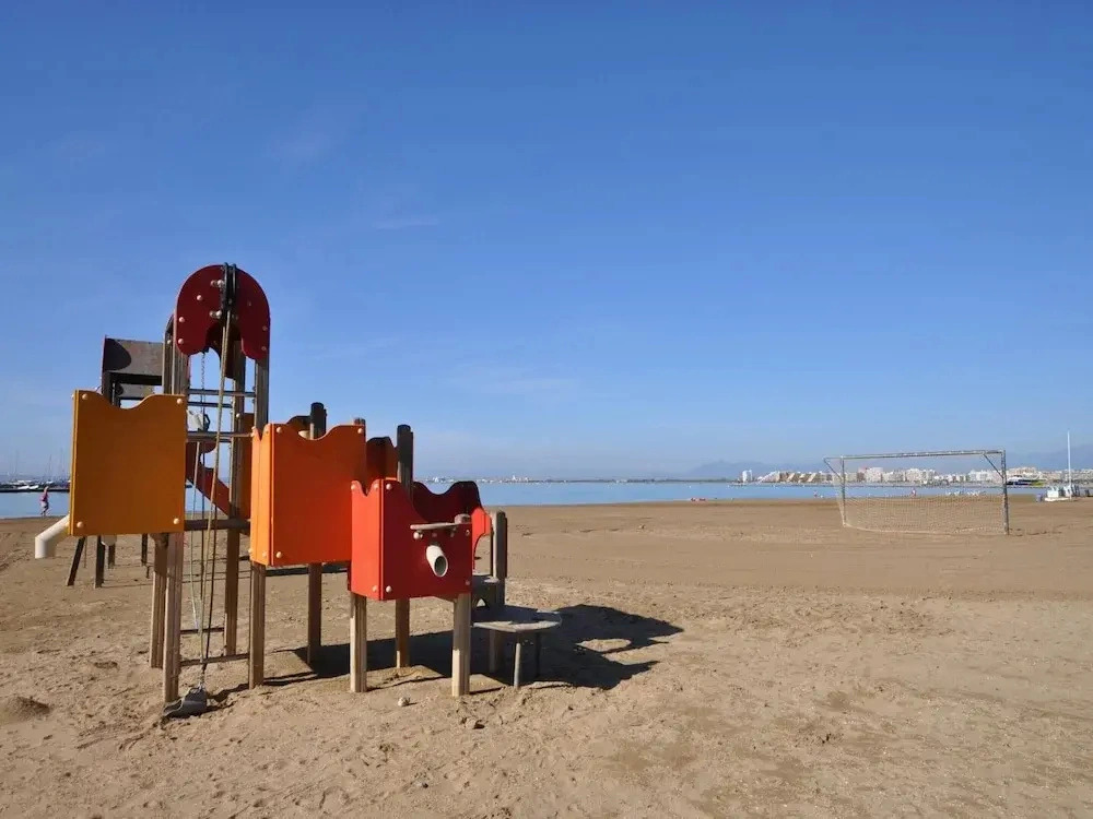 Apartment in Roses Near Playa de la Punta