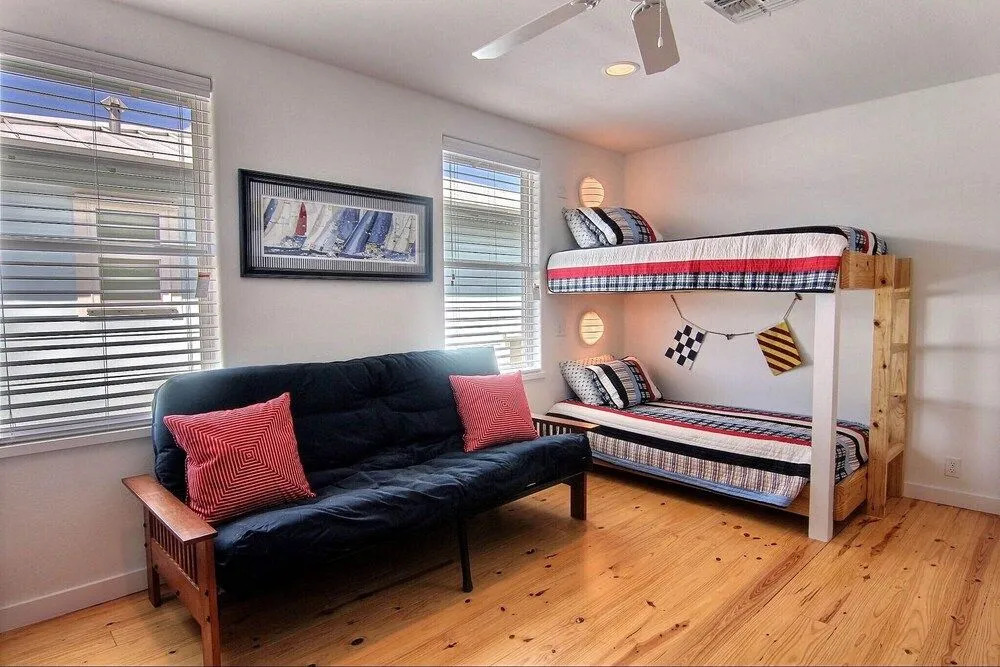 Station Street - 4 Br Townhouse