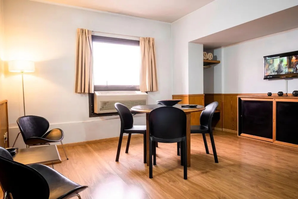 Apart Hotel Comra