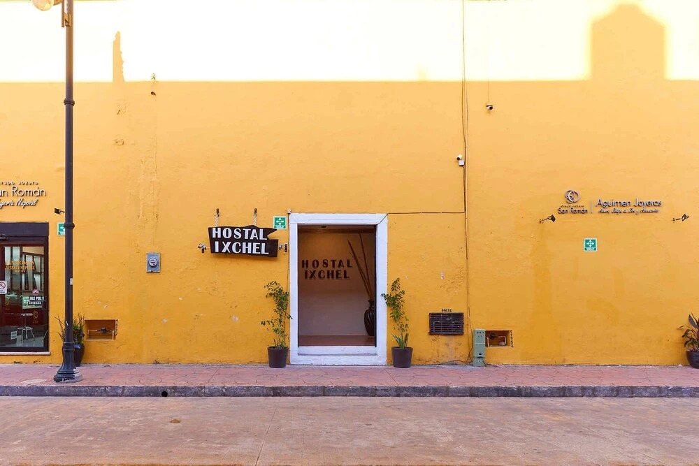 Hostal Ixchel - AC, WiFi & Tours in Valladolid Downtown