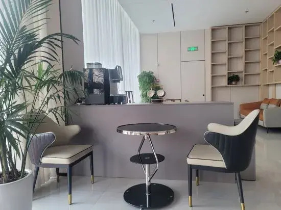 Linyi Baihong Jintang Business Hotel