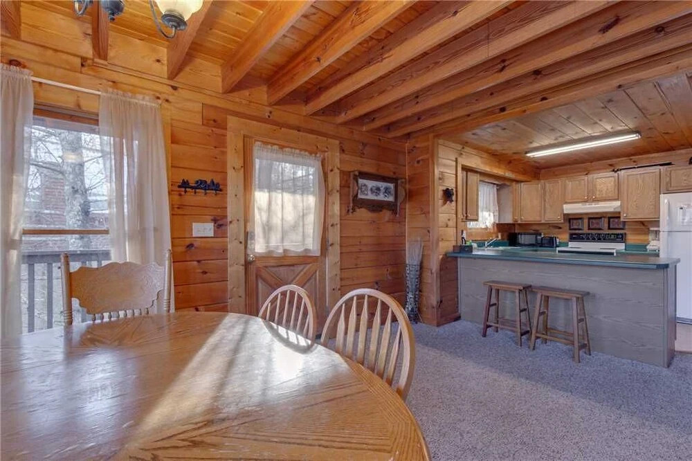 Wildwood Cove, 2 Bedrooms, Fireplace, WiFi, Jetted Tub, Hot Tub, Sleeps 6
