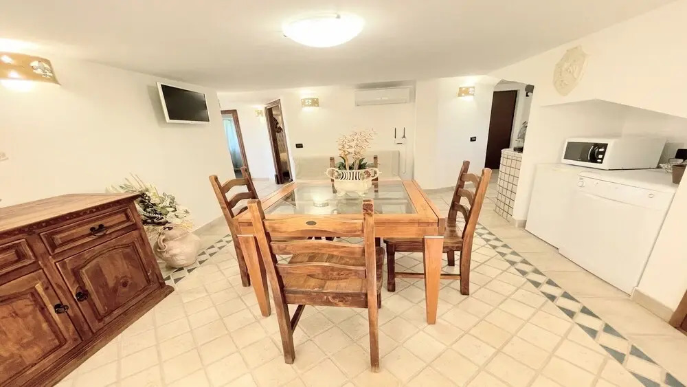 Charming Villa - Lake View and Private Pool