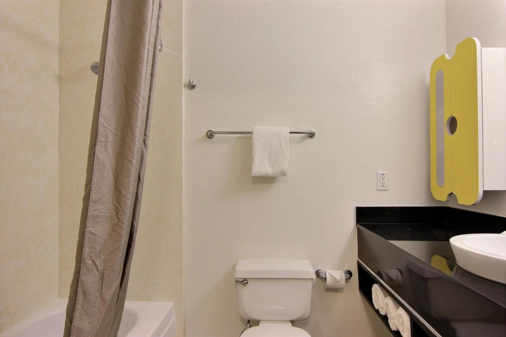 Studio 6 Extended Stay - Austin, TX - Midtown