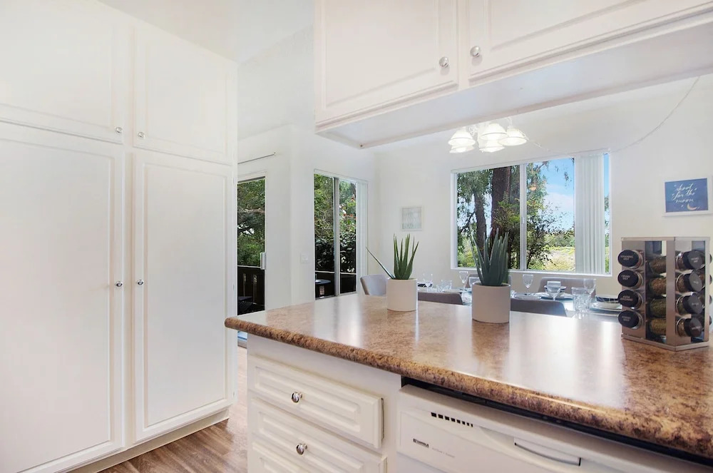 NEW - Private Entrance 2BR/BATH Next To Ritz Carlton Laguna - Walk To Beach! (MB3)