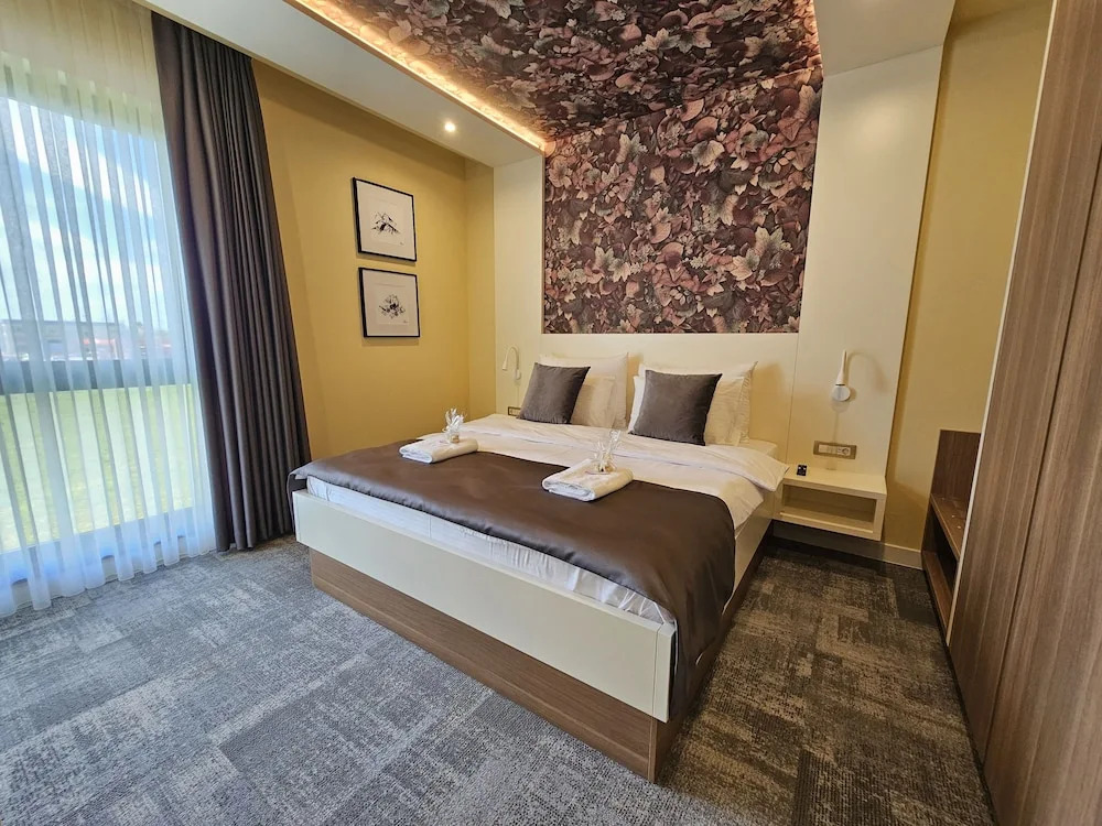 Hotel ETNA