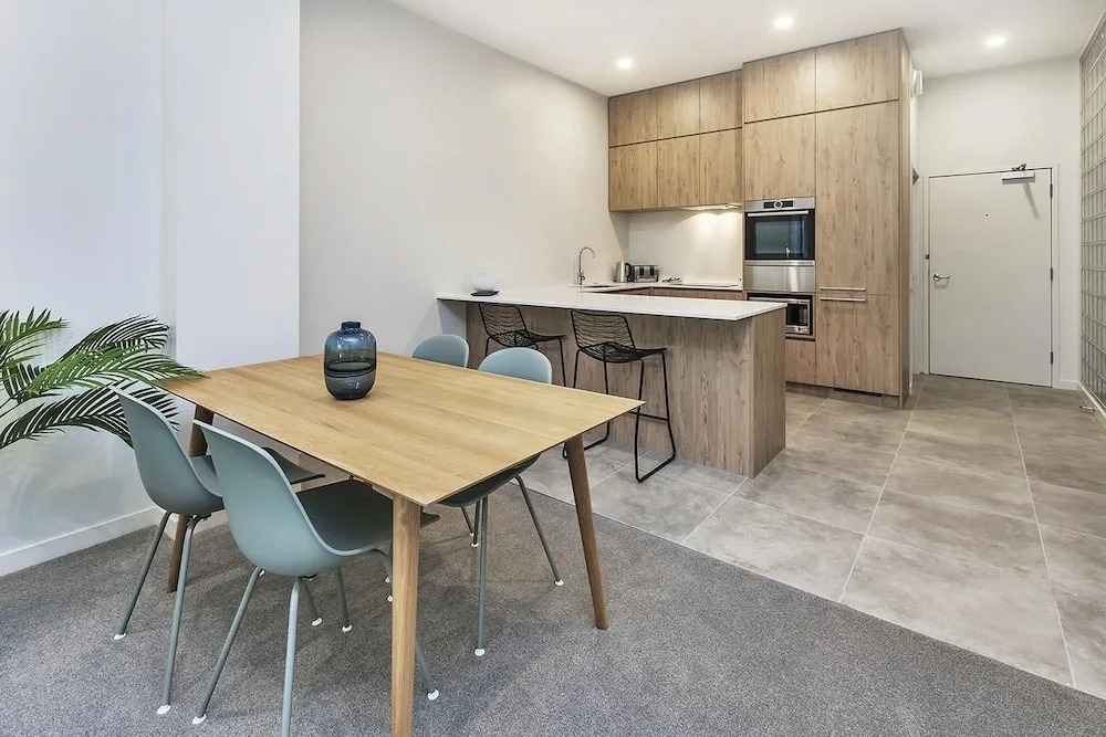 QV Modern downtown upmarket Apartment - 771