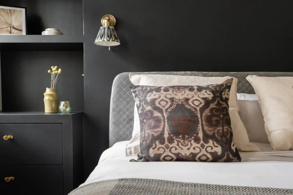 The Heart of Shepherds Bush - Modern 2BDR Apartment with Garden