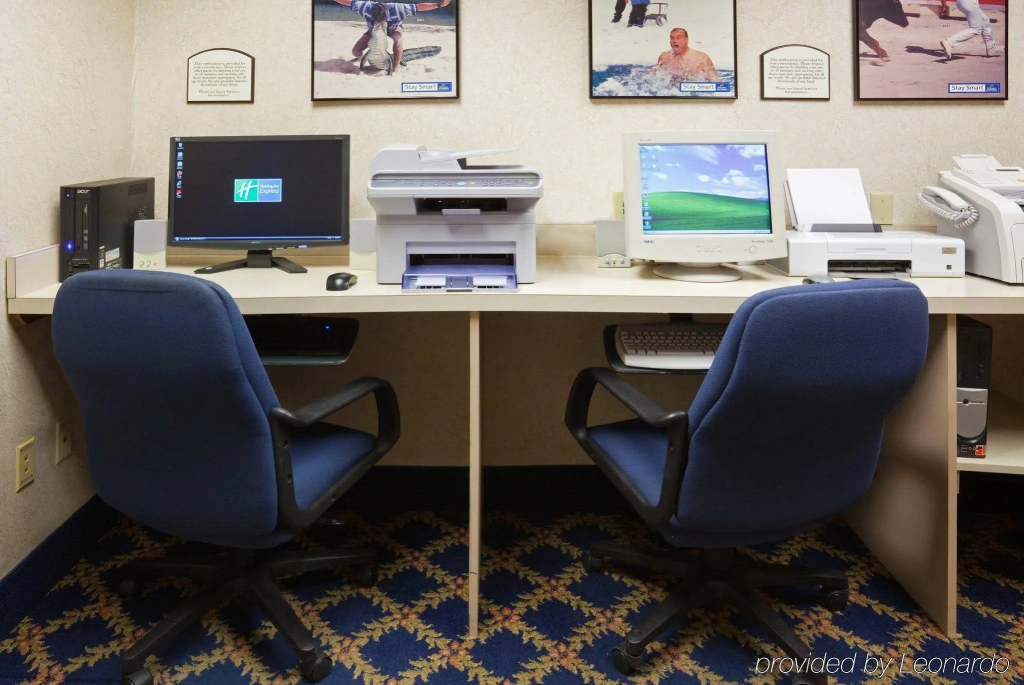 Holiday Inn Express and Suites St. Cloud by IHG