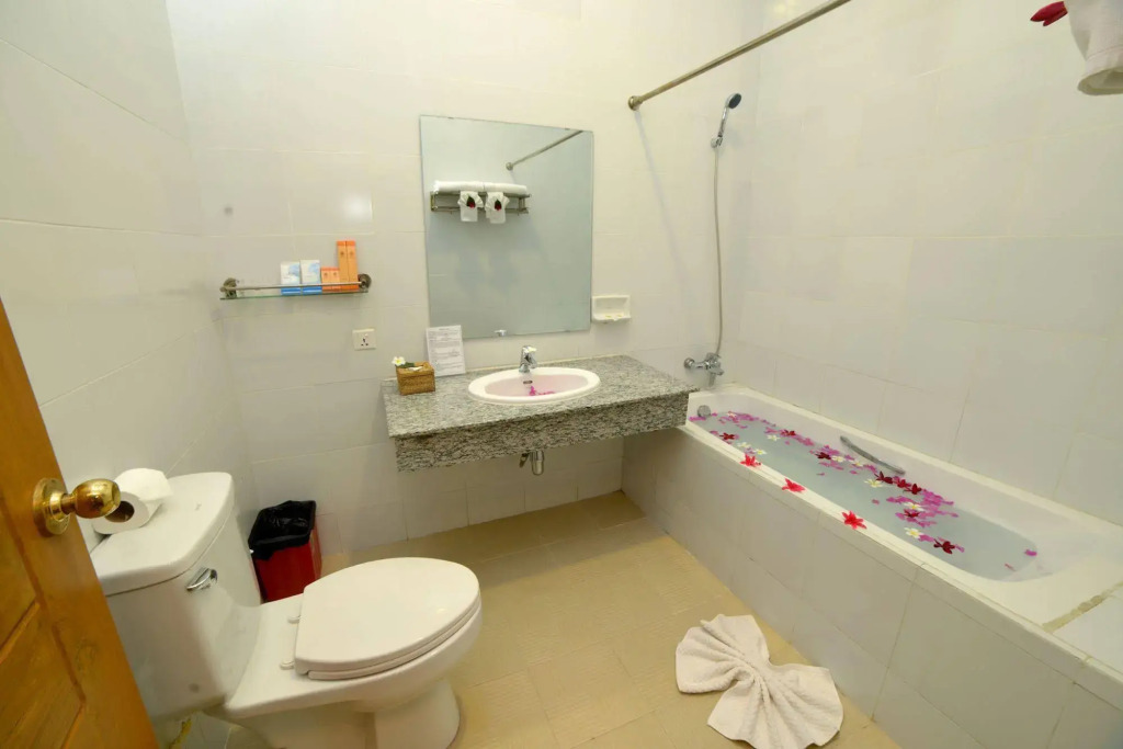 Bagan Emerald Hotel
