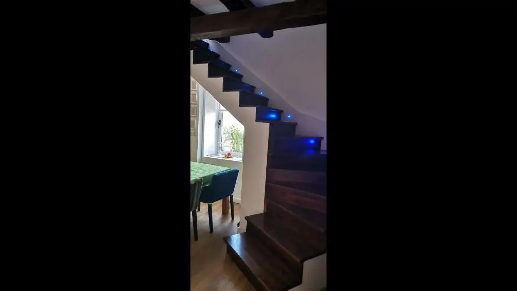 Cheerful Holiday House Illuminosa