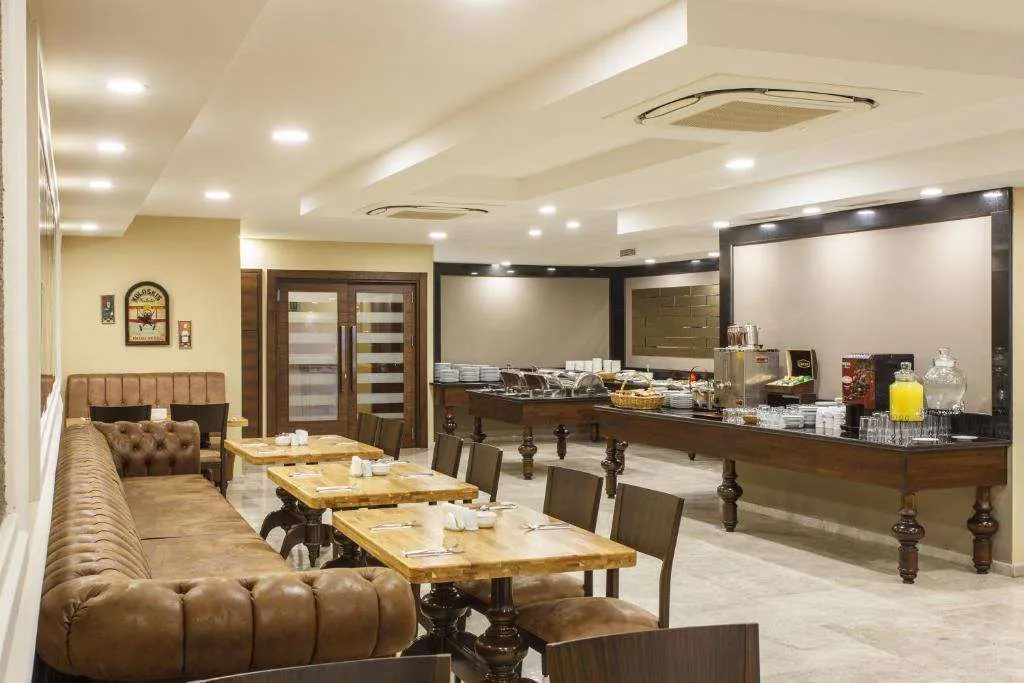 Antroyal Hotel