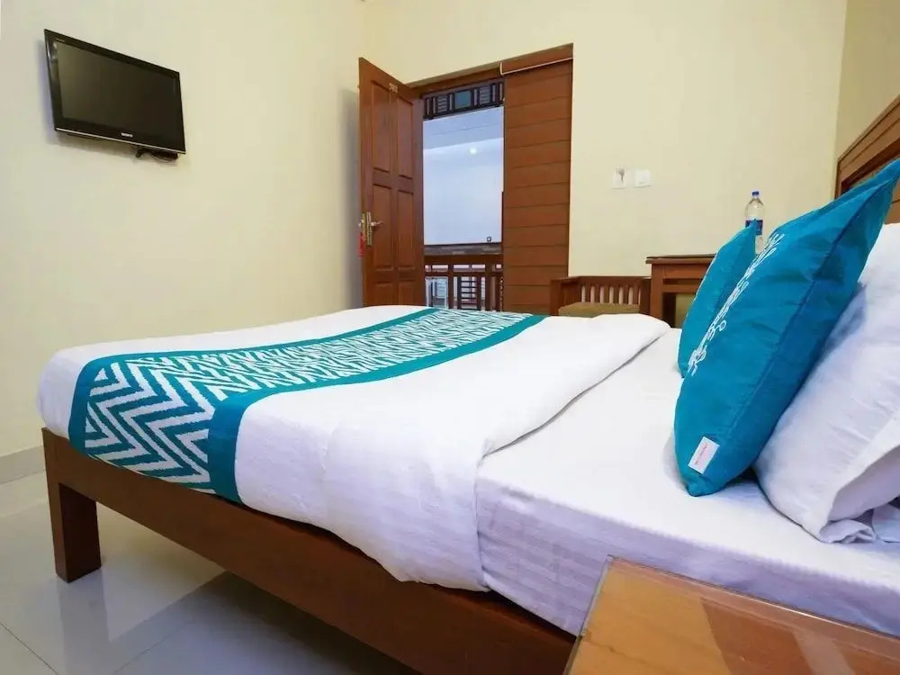 Hotel White Fort by OYO Rooms