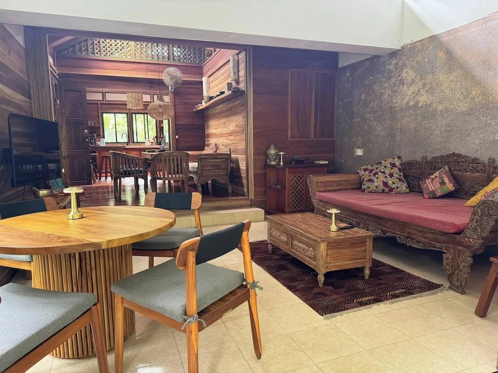 Casa Luminosa - Jungle Pool Villa Near the Beach