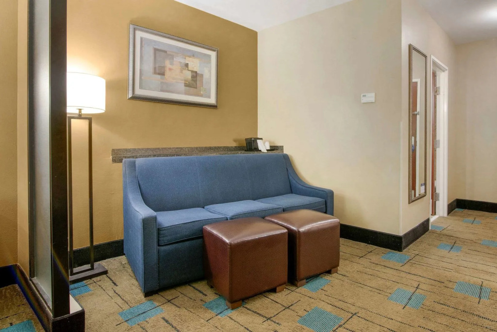 Comfort Suites near MCAS Beaufort