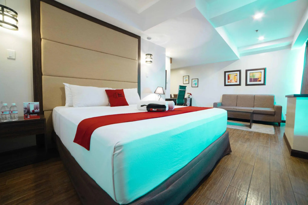 RedDoorz Premium @ West Avenue Quezon City
