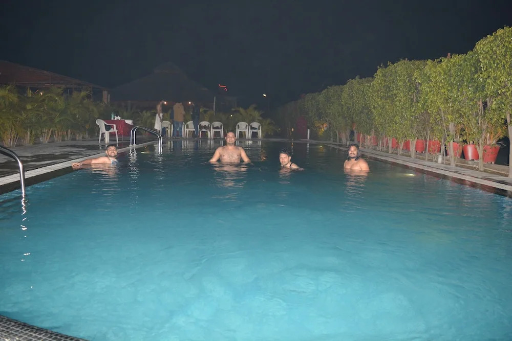 OYO Premium Corbett Jhirna