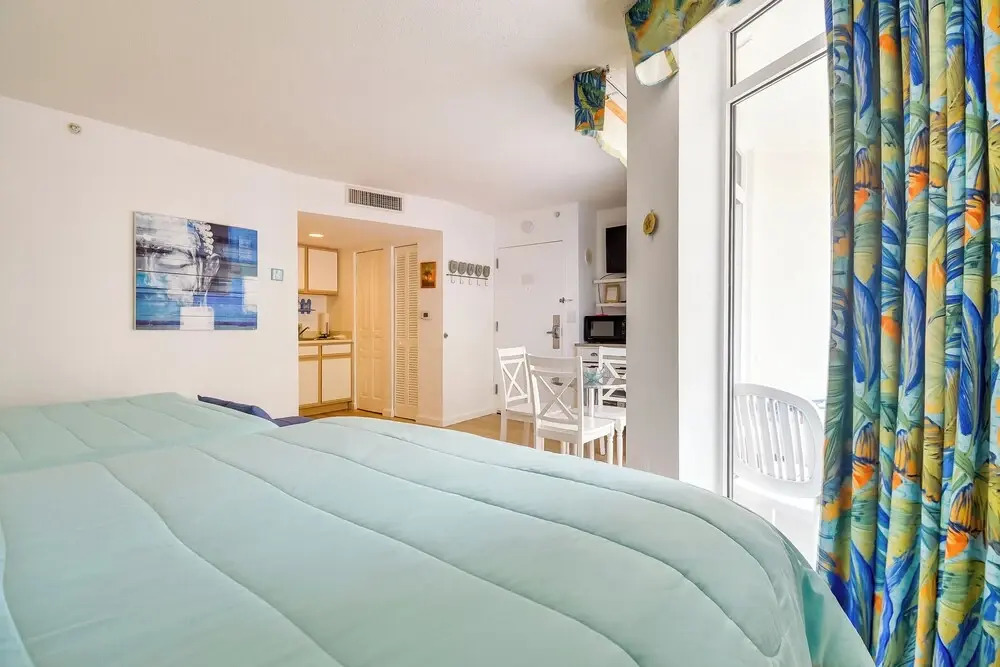 2 Mi to Barefoot Landing: Beachfront Resort Studio