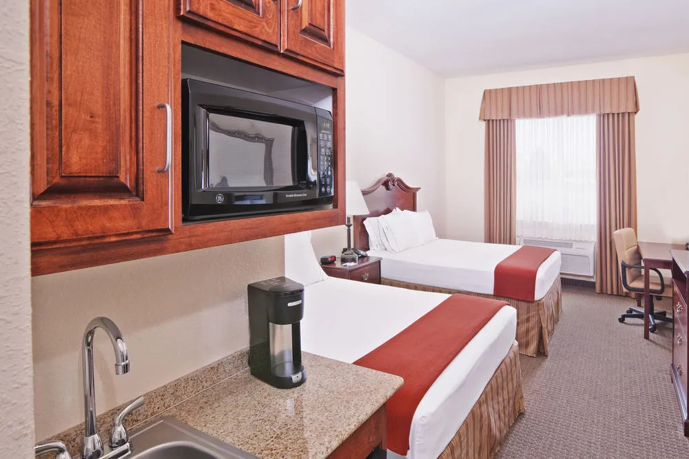Holiday Inn Express Hotel & Suites Woodward Hwy 270 by IHG