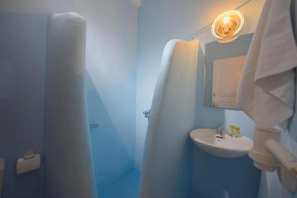 Adonis Rooms