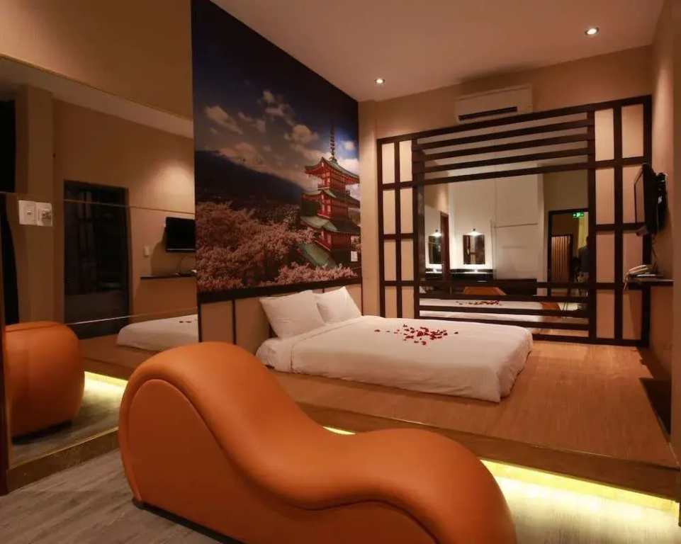 Lotus Hotel