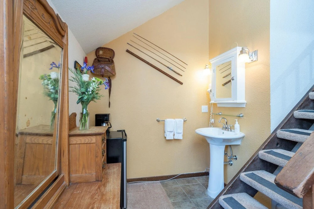 Manitou Lodge 8 by Alpine Lodging Telluride