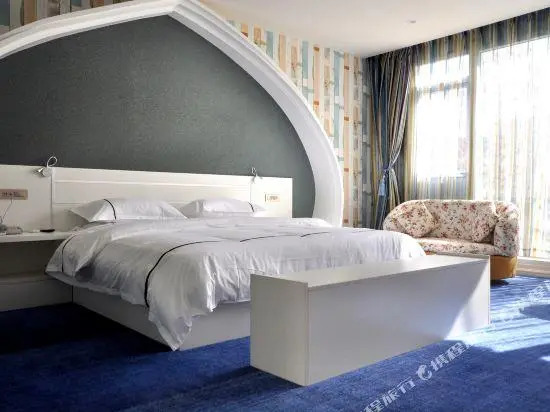 Yunzhishang Theme Hotel (Kunming Nanya Style First City Guangfu Road Branch)