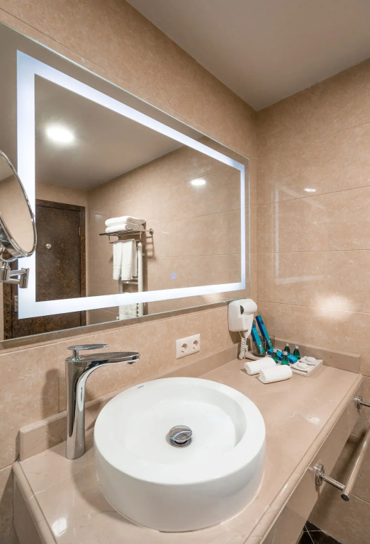 Luxury Dreamland Oasis Apartments