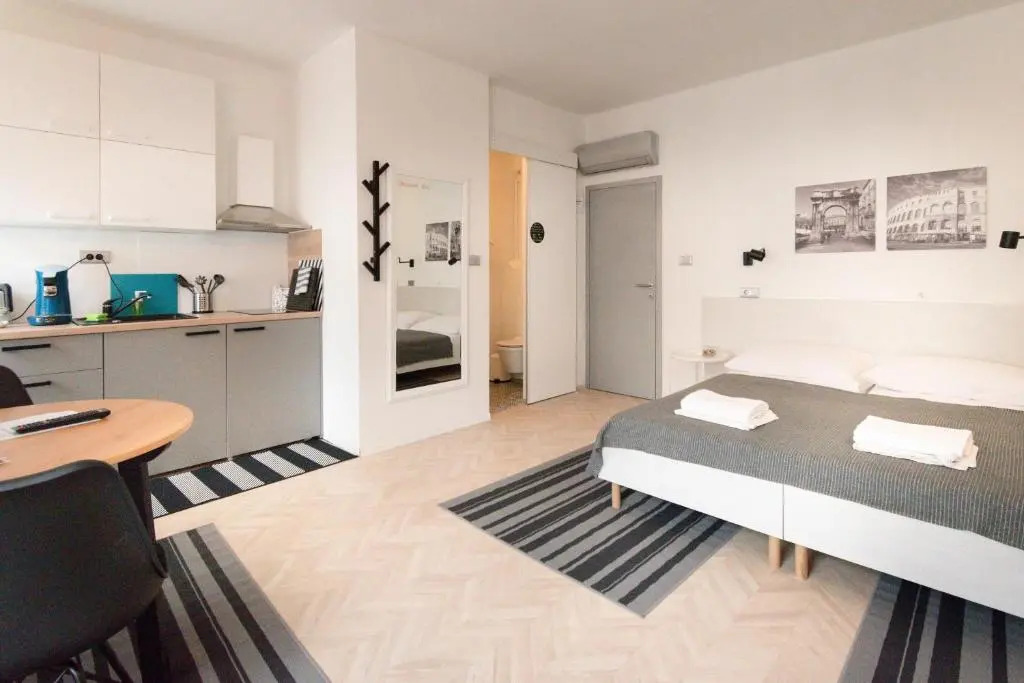 L&B Old Town Studio Apartments