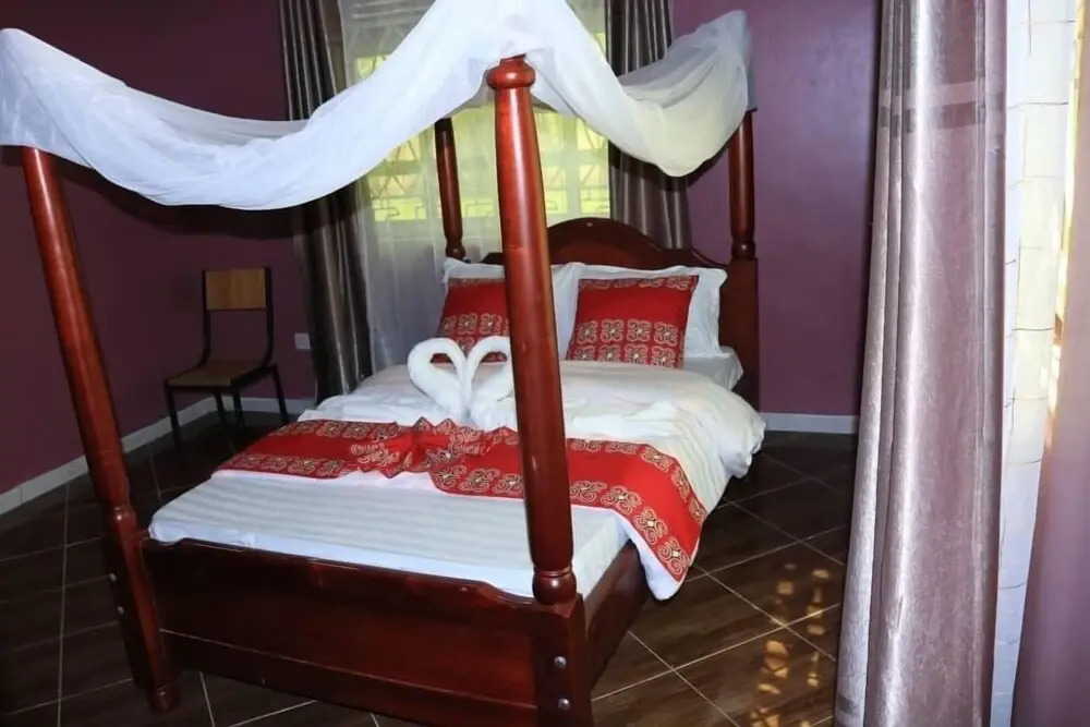 A And J Holiday Suites