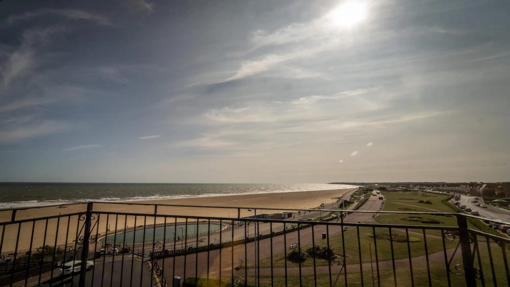 Stunning Sea View Penthouse 2 Bedroom 2 Bathroom