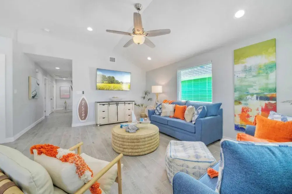 Sleeps 21, 2 Homes Private Pool, Patio Lounge w/ Fire Pit, Bar, TV, & Games