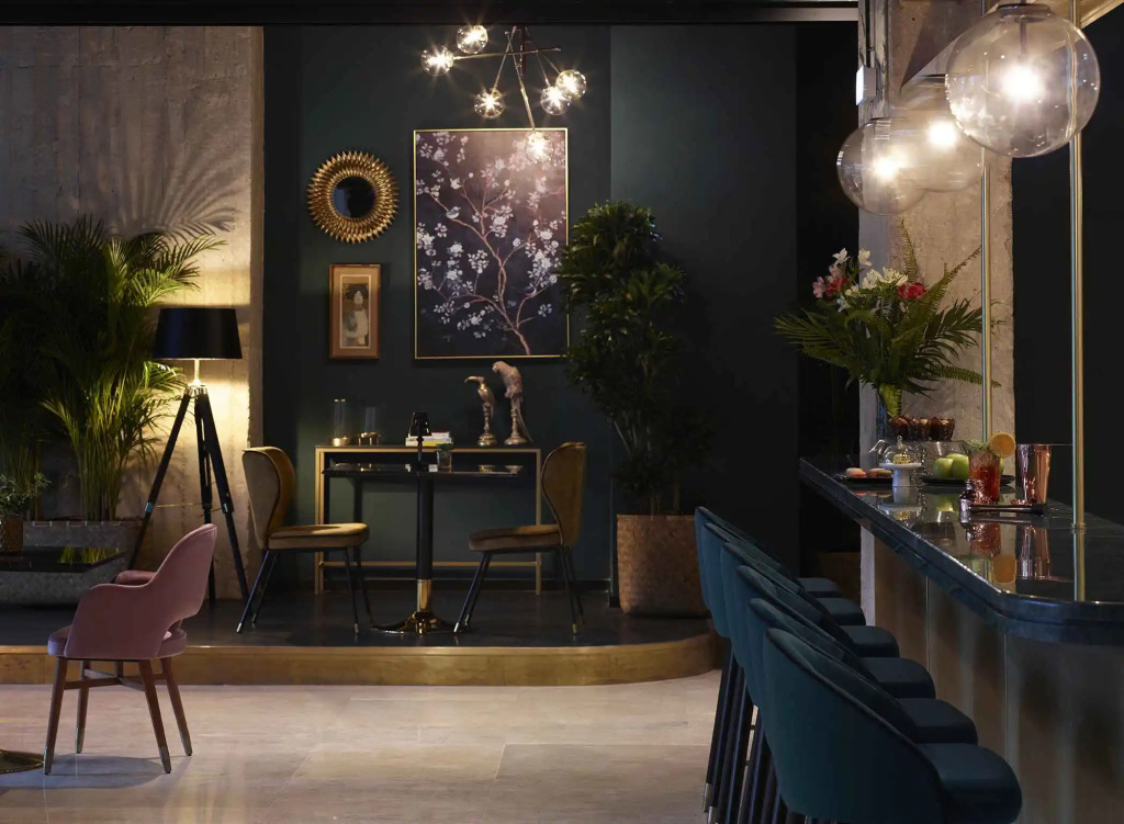 Отель Skylark, Athens